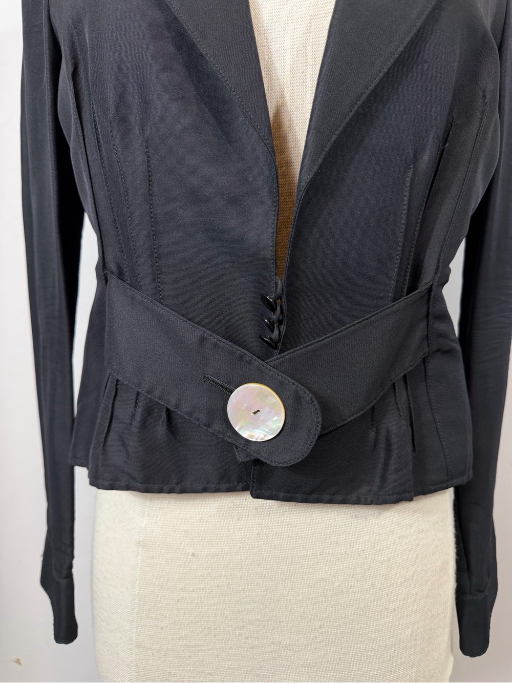 Vintage Valentino Boutique Black Silk Cropped Blazer Jacket Italy US Small - Picture 3 of 13